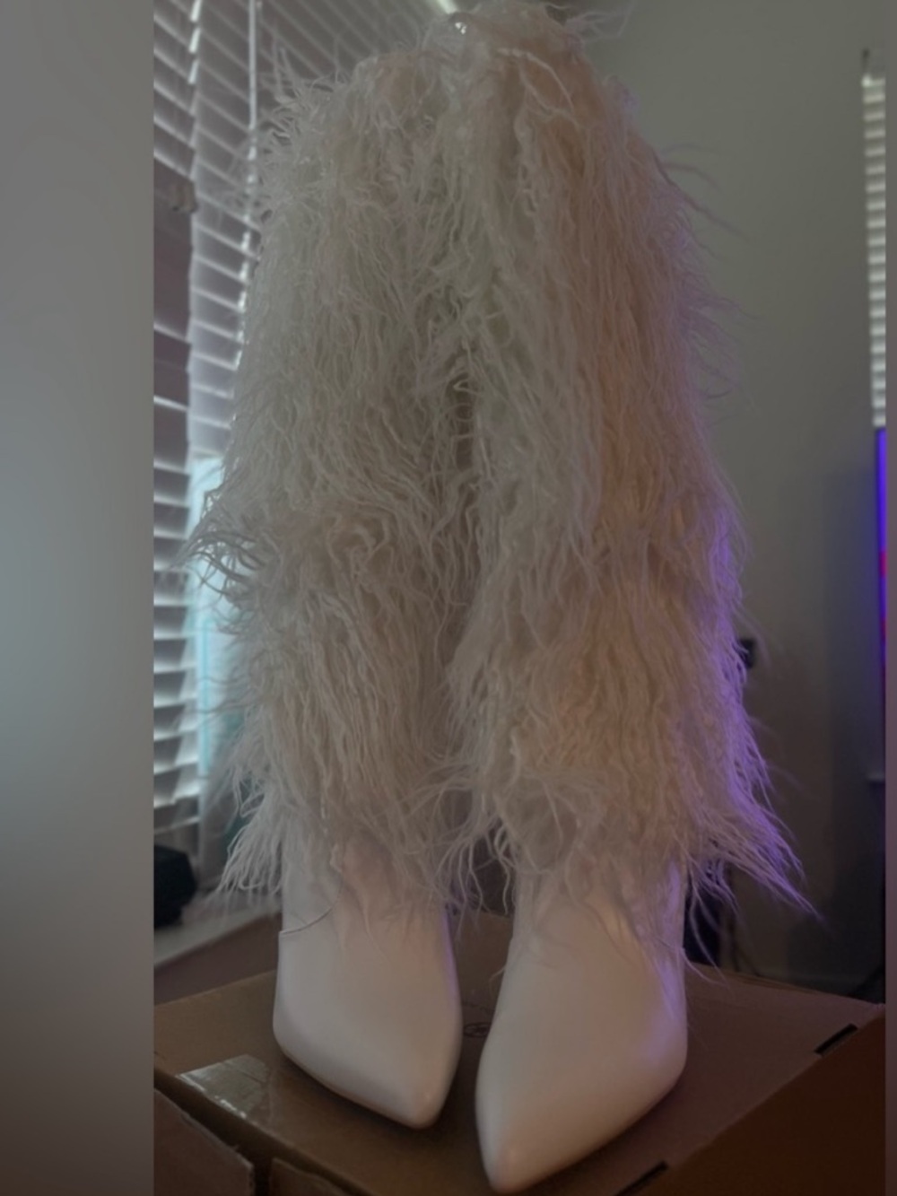 White Faux Fur Fringe Boots please read the description - Picture 2 of 3